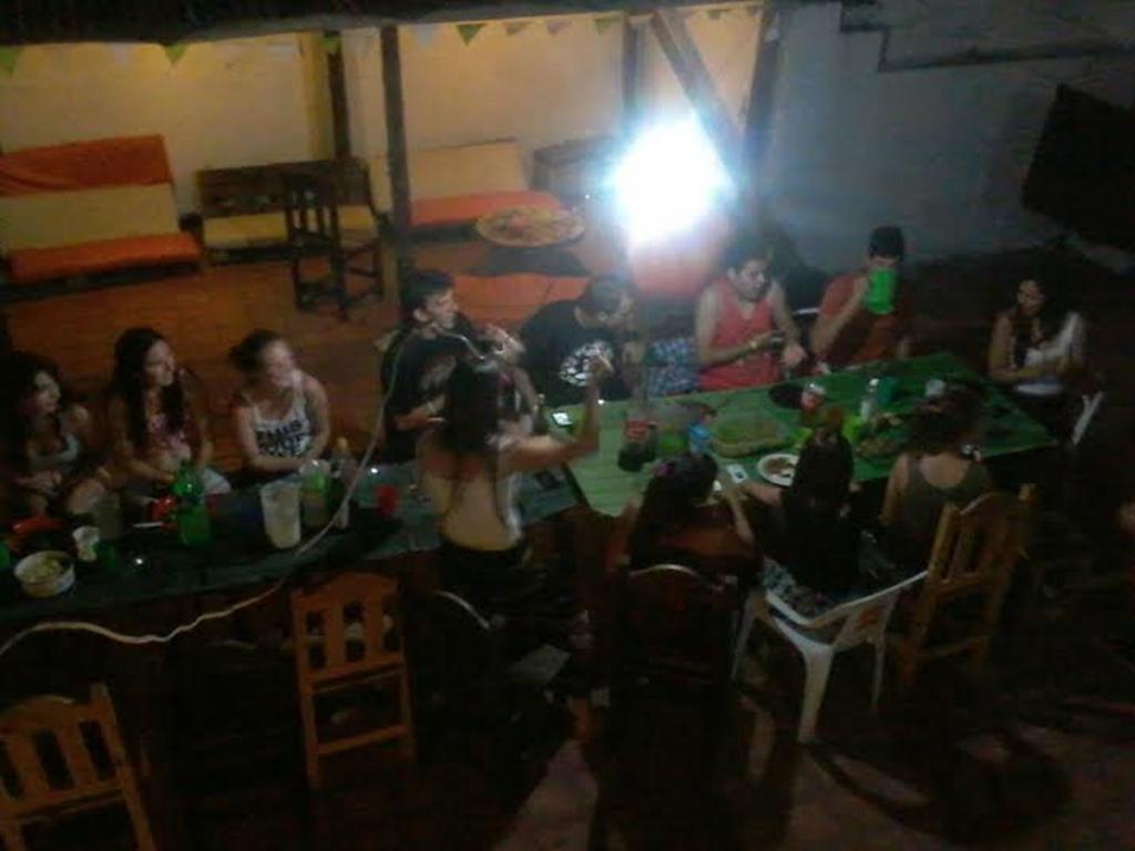 Hostel Costanera Gualeguaychu Bagian luar foto